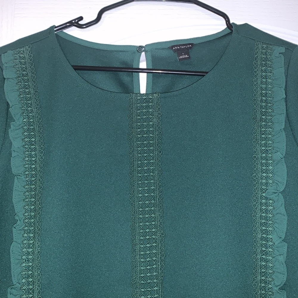 Ann Taylor blouse - Picture 3 of 4